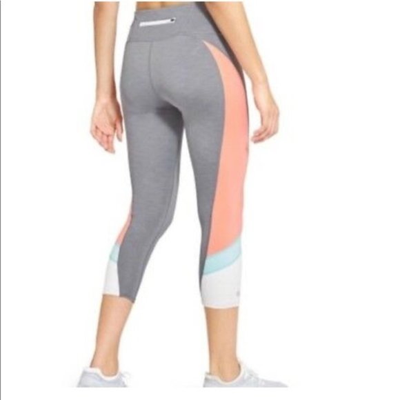 Athleta Pants - Athleta I Colorblock Sonar Capri I XS